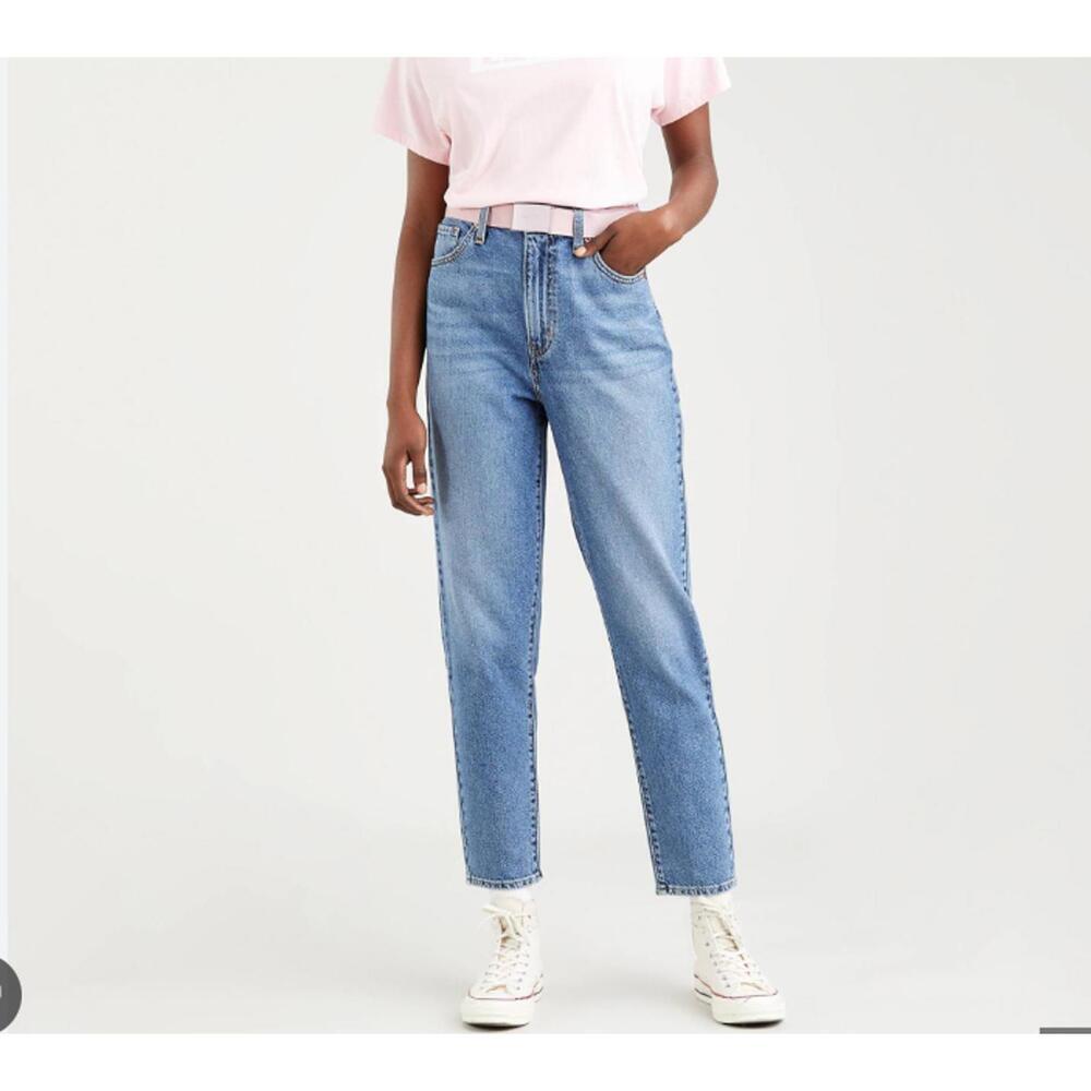 Levi's Women's Light Wash High Waisted Mom Jeans - Size 27